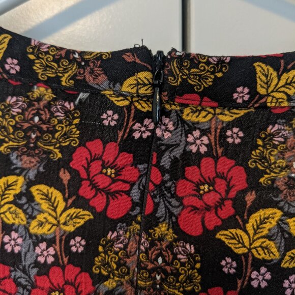 Floral Dress with Long Sleeves - Picture 5 of 9